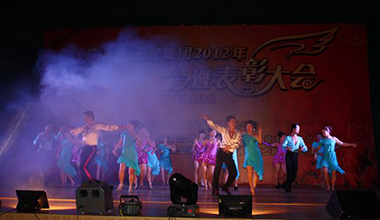 霸王花開朵朵艷，盛世歡騰迎新年