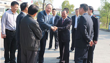 國(guó)家食藥監(jiān)總局尹力副局長(zhǎng)蒞臨我司檢查指導(dǎo)工作